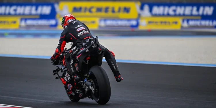 Aprilia lança a revolucionária RS-GP: aerodinâmica ao estilo da F1 pronta para dominar a MotoGP!