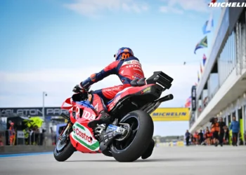 Luca Marini quebra barreiras com a revolucionária RC213V da Honda: O que marca a diferença com a Honda no MotoGP 2025!