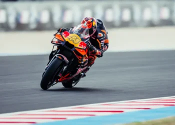 Pol Espargaró vive onda de positividade da KTM em pleno regresso desafiante