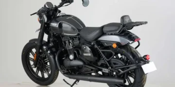 Yezdi Roadster: estilo bobber em formato compacto