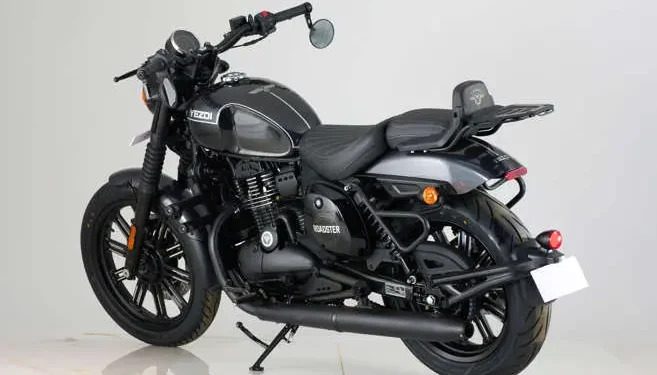 Yezdi Roadster: estilo bobber em formato compacto