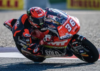 Angel Piqueras Triunfa no Inesquecível Moto3 da Áustria: Uma Corrida para a História!
