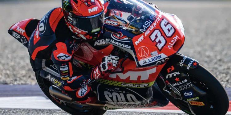 Angel Piqueras Triunfa no Inesquecível Moto3 da Áustria: Uma Corrida para a História!