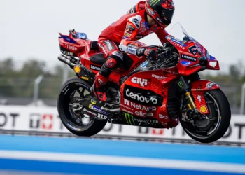 A batalha de Pecco Bagnaia: Davide Tardozzi exige resiliência mental para a redenção da Ducati no MotoGP