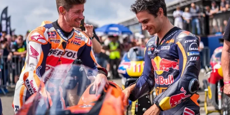 O domínio imparável de Marc Márquez em 2025: Casey Stoner revela o segredo chocante por detrás do seu sucesso