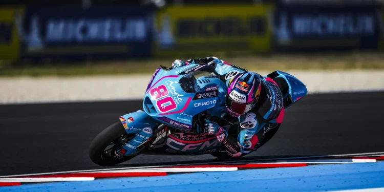 David Alonso triunfa com vitória emocionante na estreia no Moto2 em Balaton Park!