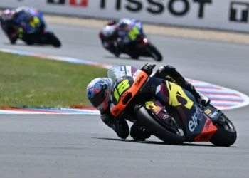 Filip Salac Domina o Treino Livre 1 de Moto2 na Áustria e Surpreende Rivais com Volta Rápida Imbatível!