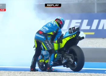 Pesadelo da Aprilia na Hungria: falhas de motor e bandeiras vermelhas marcam a estreia do MotoGP – Jorge Martín e Raúl Fernández em apuros