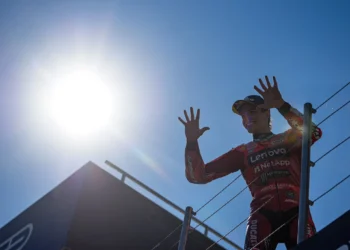 Marc Márquez destrói a concorrência na Hungria: uma histórica 98.ª vitória rumo à glória no Mundial!