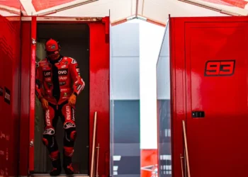 A Queda de Pecco Bagnaia: Será que a Dominância de Marc Márquez Está a Quebrar o Espírito da Estrela da Ducati?