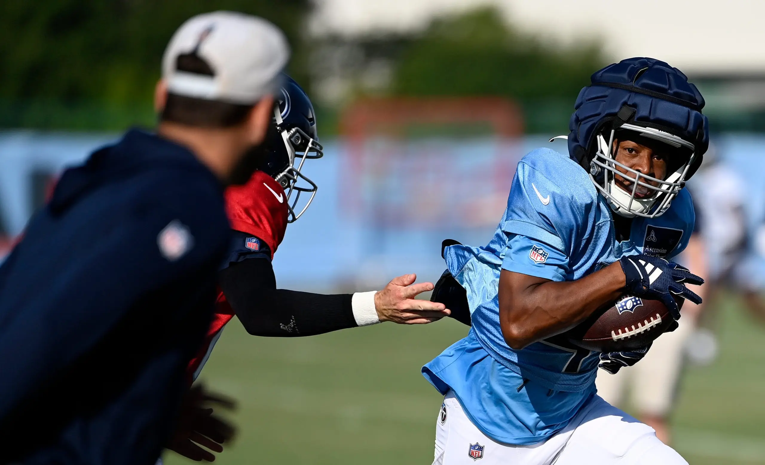 Tyler Lockett ignites Titans' hopes by championing rookie QB Cam Ward's  ascent to greatness - Motociclismo
