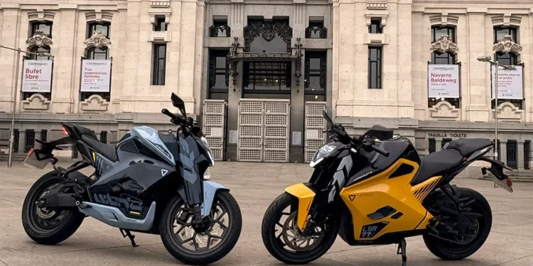 Ultraviolette F77 estreia-se em Portugal e Espanha com tecnologia de ponta