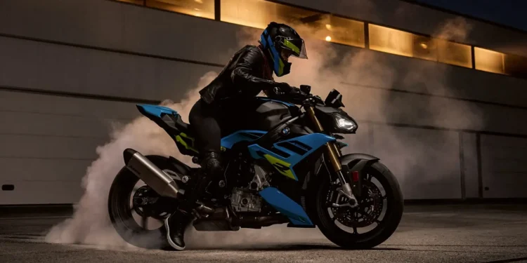 BMW chama à oficina todas as motos de 2025 com sistema E-Call nos EUA