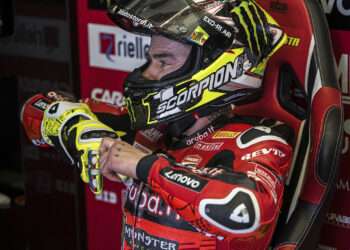 Álvaro Bautista prestes a assinar com a Barni: Uma nova era para a estrela da Ducati?