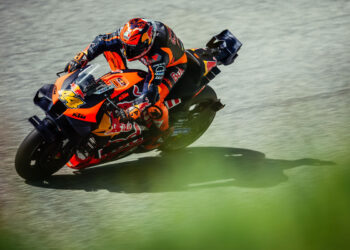 Pol Espargaró brilha no regresso: estrela da KTM prova que continua a ser uma força a ter em conta!