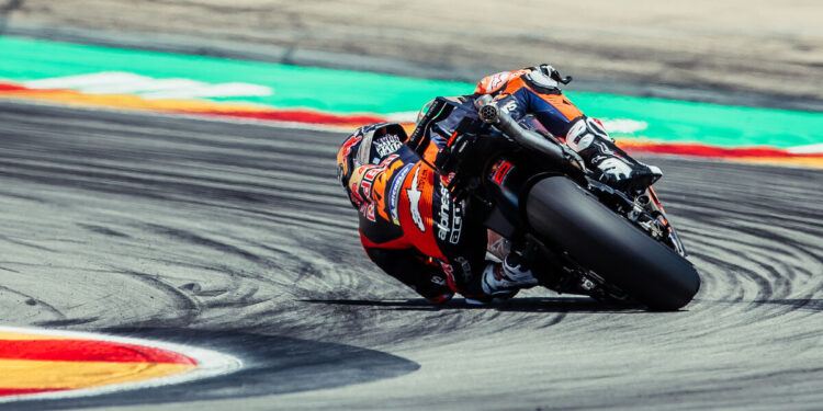 Pedro Acosta: de estreante impetuoso a sensação estratégica do MotoGP!