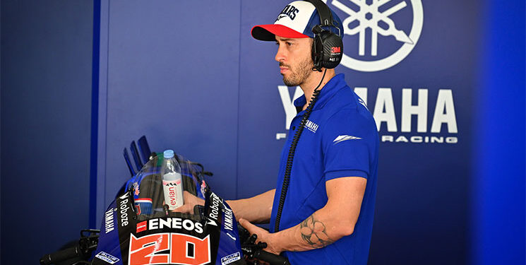 Dovizioso revela revolucionária Yamaha V4: A nova era ousada do MotoGP é lançada!