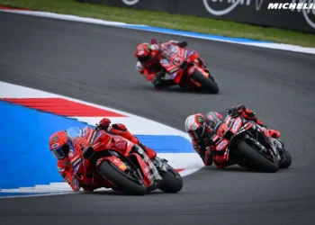 Ascensão meteórica da Aprilia: a grande ameaça a Márquez e à Ducati no duelo da MotoGP!