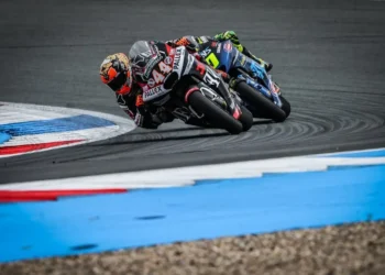 Aron Canet quebra recordes nos treinos emocionantes de Moto2 na Catalunha, Alonso enfrenta batalha no Q1!