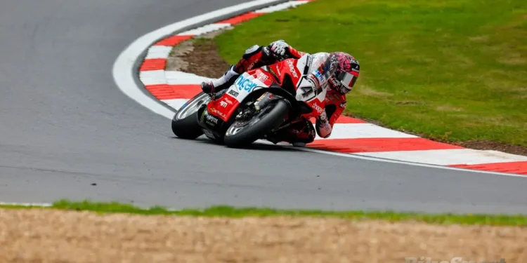 Scott Redding surpreende e conquista pole histórica em Donington Park na qualificação do BSB!
