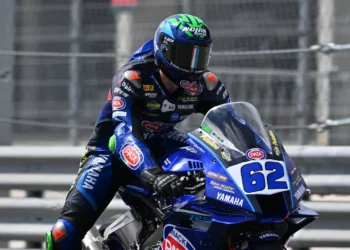 Stefano Manzi imbatível: quatro vitórias consecutivas no Mundial de Supersport!