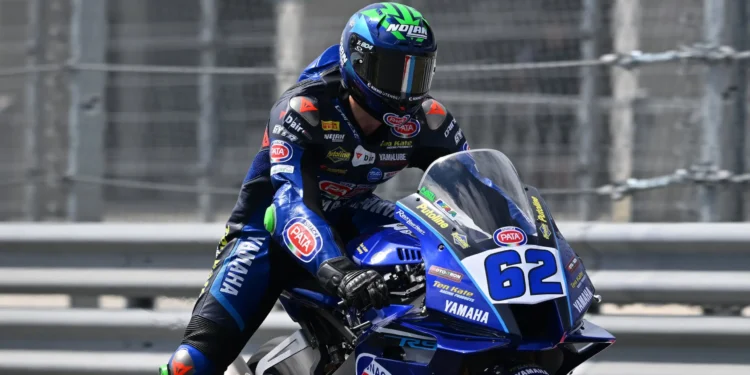 Stefano Manzi imbatível: quatro vitórias consecutivas no Mundial de Supersport!