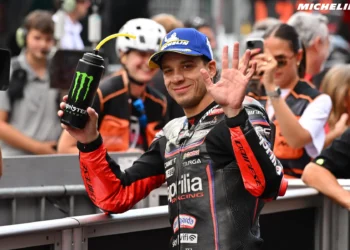 Bezzecchi Aponta à Glória: Poderá a Aprilia Conquistar Barcelona e Superar Márquez?
