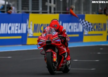 O Reinado Imparável de Marc Márquez na Ducati Incendeia Planos de Vingança dos Rivais para o Duelo de 2026