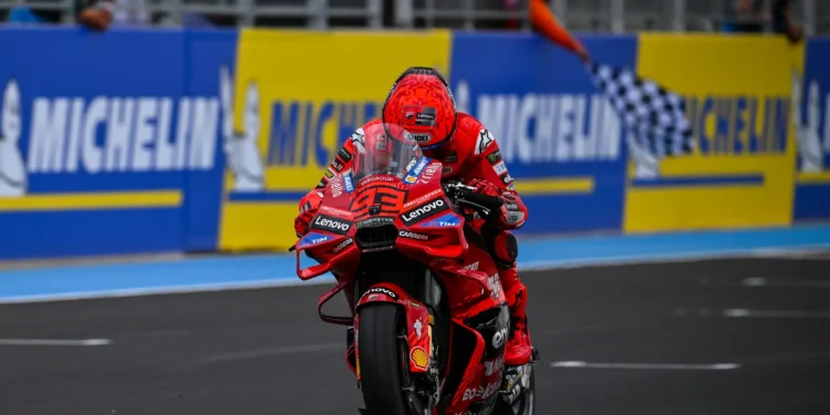 O Reinado Imparável de Marc Márquez na Ducati Incendeia Planos de Vingança dos Rivais para o Duelo de 2026