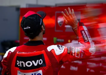 A Batalha de Bagnaia: Agostini Revela a Fúria de Márquez e a Luta pela Glória no MotoGP