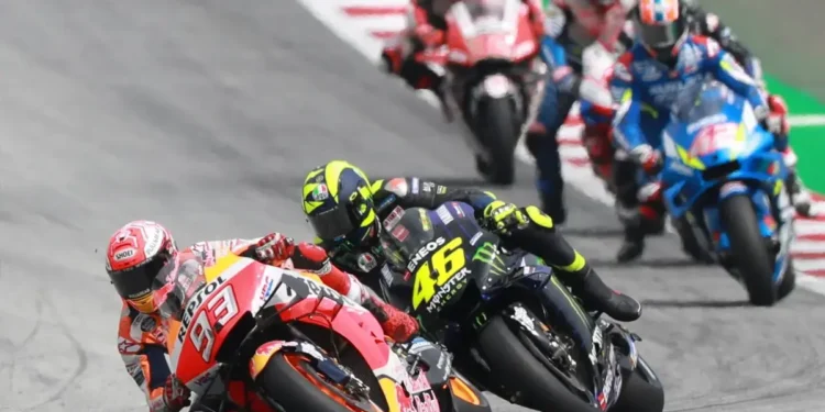 A Batalha de Gigantes: Lorenzo Expõe e conta toda a verdade sobre a Rivalidade Feroz Entre Márquez e Rossi!