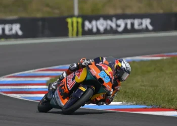 José Antonio Rueda impõe-se em Misano: Lidera FP1 de Moto3 e procura vingança da derrota da Catalunha
