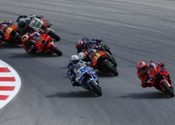 Álex Márquez declara Marco Bezzecchi a maior ameaça na intensa luta pelo vice-campeonato!