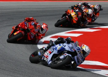 Álex Márquez surpreende o mundo e termina com a série vitoriosa de Marc Márquez no emocionante GP da Catalunha 2025!