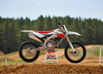 Yamaha YZ450F Edição Especial: Sete décadas de muita história e vitórias