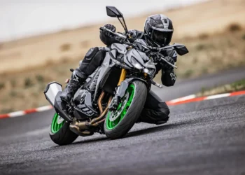 Kawasaki Z1100 e Z1100 SE: A redefinição de Supernaked