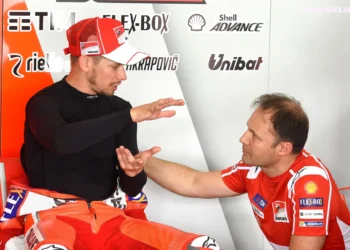 Casey Stoner revela a verdade chocante: o desafio brutal da Ducati contra a vitória doce da Honda