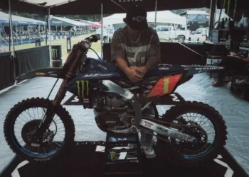 Haiden Deegan Desafia as Probabilidades na Épica Batalha do Campeonato SMX nos Playoffs de St. Louis!