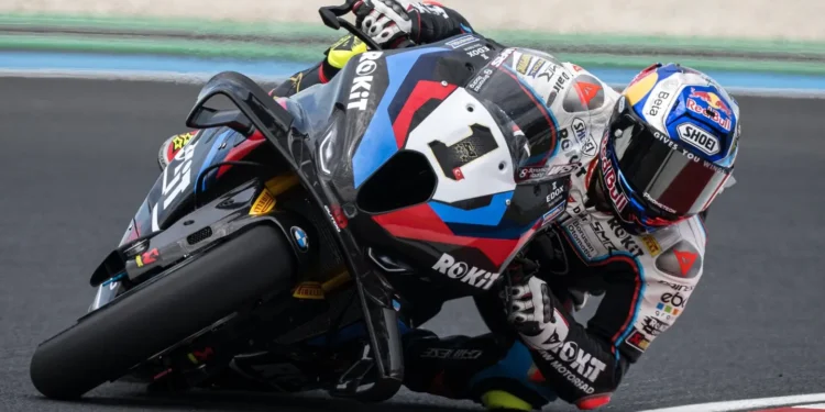 Toprak Razgatlioglu reina em Magny-Cours no Warm-up do WorldSBK: uma exibição dominante!