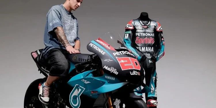 Quartararo recebe a sua icónica Yamaha de estreia em MotoGP 2019 — um regresso emocionante às origens
