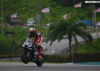 Teste Ousado de Chassis de Bezzecchi: Será o suficiente para Reacender a Rivalidade com Márquez no MotoGP?