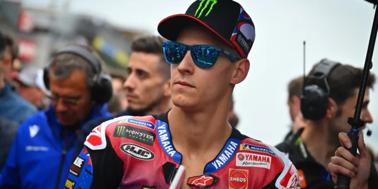 Fabio Quartararo surpreende com tempo impressionante no teste do V4 em Barcelona!