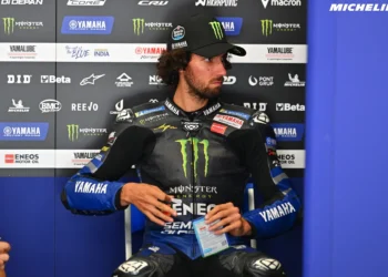 Álex Rins luta contra a frustração no Circuito da Catalunha: irá a Yamaha entregar as atualizações cruciais?