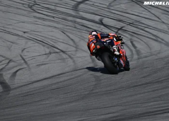 Pedro Acosta elogia a evolução da KTM mas avisa: Marc e Álex são forças imparáveis!