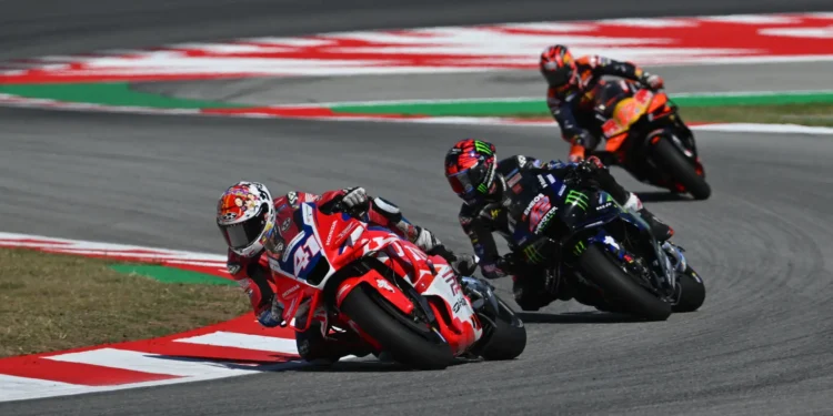 Aleix Espargaró enfrenta a dor no GP da Catalunha: um regresso heróico contra todas as probabilidades