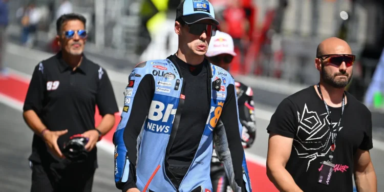 Fermín Aldeguer enfrenta penalização polémica após choque com Marco Bezzecchi no GP da Catalunha