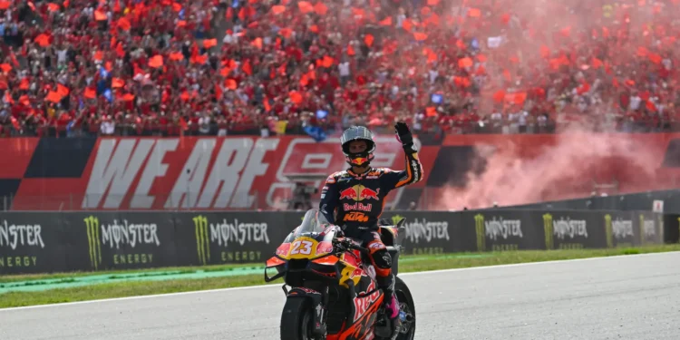 Enea Bastianini conquista emocionante terceiro lugar no MotoGP de Barcelona, superando medo e dúvidas