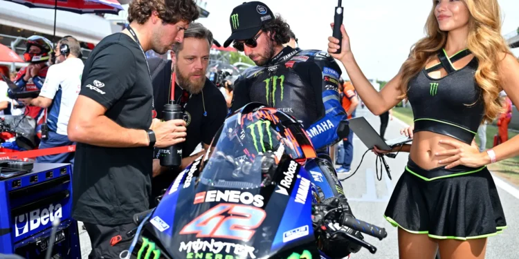 Álex Rins ergue-se dos destroços de Montmeló: a determinada busca da Yamaha pela melhoria de performance