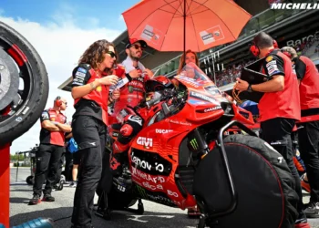 Gigi Dall’Igna fala sobre as dificuldades de Pecco Bagnaia em meio à glória da Ducati
