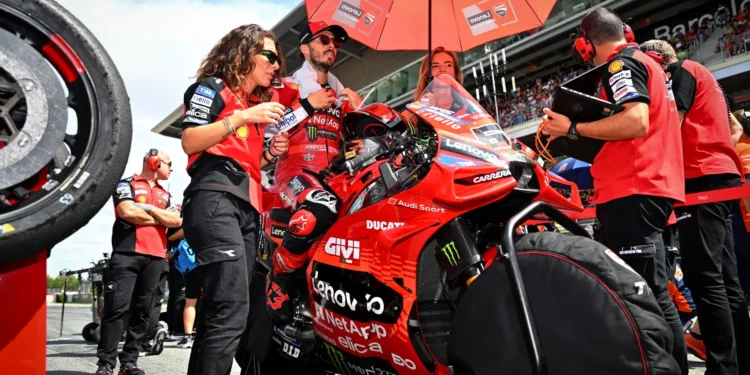Gigi Dall’Igna fala sobre as dificuldades de Pecco Bagnaia em meio à glória da Ducati